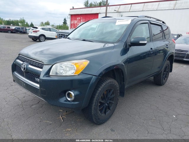 Toyota RAV4 Limited V6