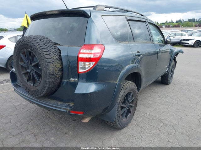 Toyota RAV4 Limited V6