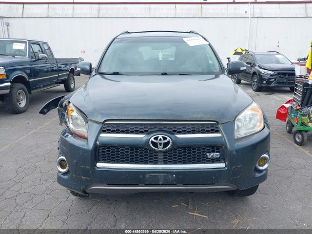 Toyota RAV4 Limited V6