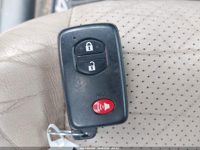 Toyota RAV4 Limited V6
