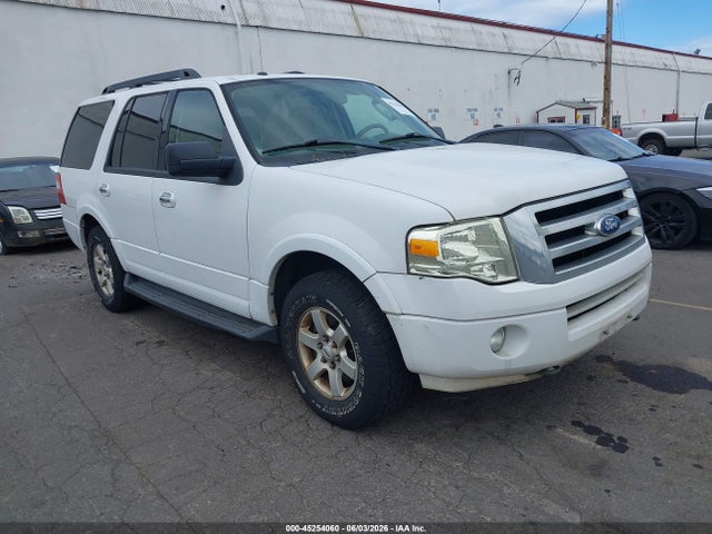 Salvage Ford Expedition Image