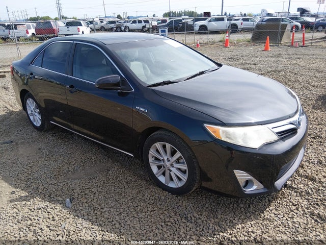 Salvage Toyota Camry Image