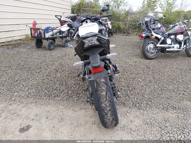 Kawasaki Ex650 R