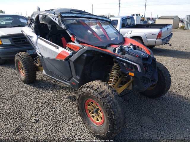 Salvage Can-Am Maverick X3 Image
