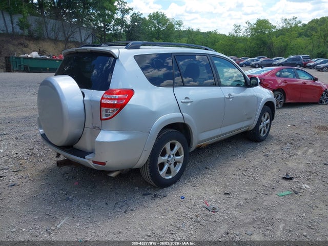 Toyota RAV4 Limited V6
