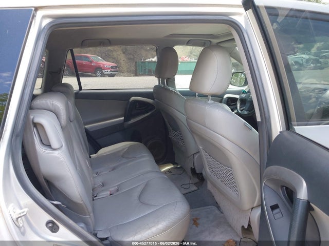 Toyota RAV4 Limited V6