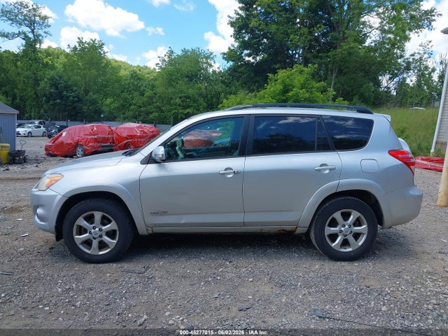 Toyota RAV4 Limited V6