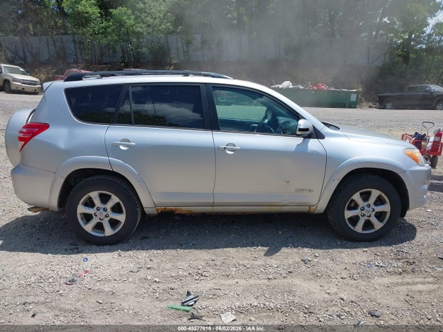Toyota RAV4 Limited V6