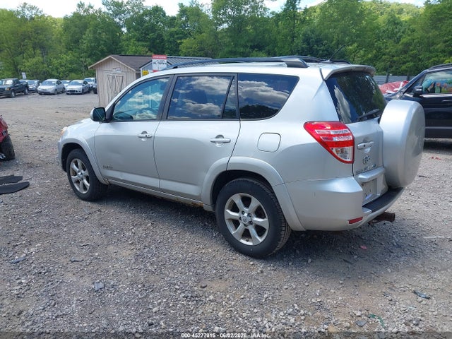 Toyota RAV4 Limited V6