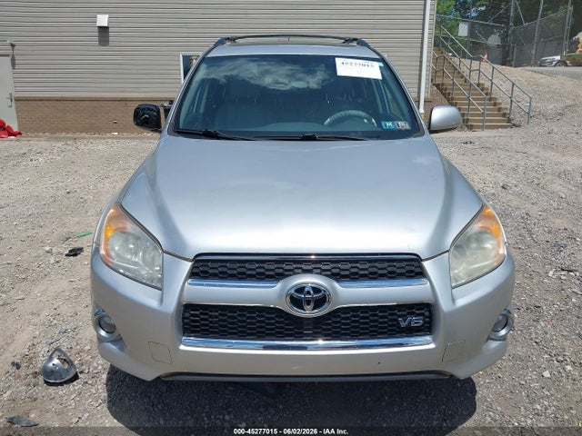Toyota RAV4 Limited V6