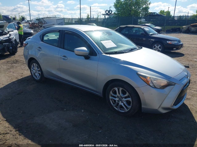 Salvage Toyota Yaris Image