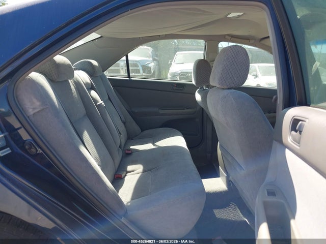 Toyota Camry Le V6