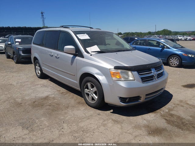 Salvage Dodge Grand Caravan Image