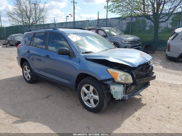 Salvage Toyota RAV4 Image
