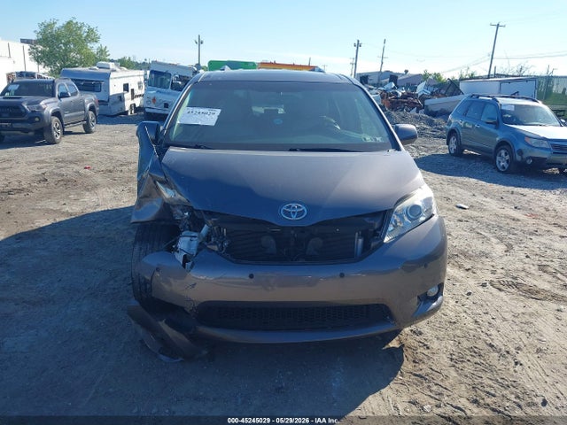 Toyota Sienna Xle 7 Passenger