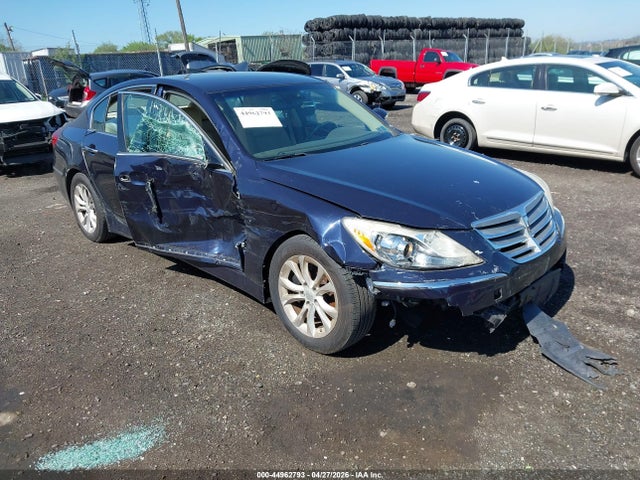 Salvage Hyundai Genesis Image