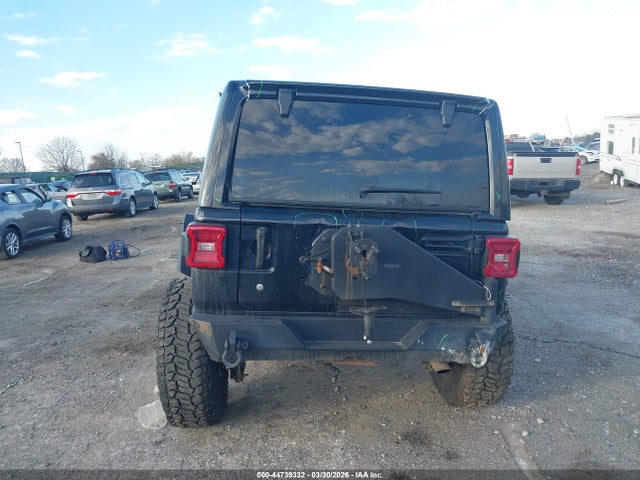 Jeep Wrangler Sahara Altitude 4x4