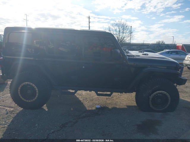 Jeep Wrangler Sahara Altitude 4x4
