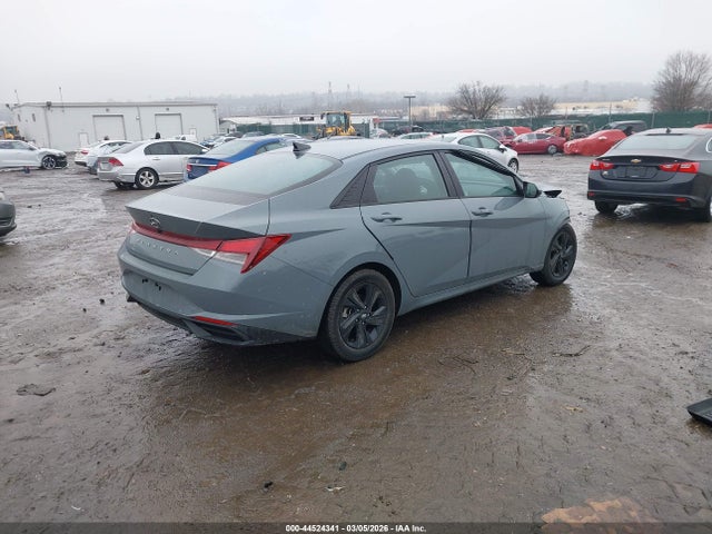 Hyundai ELANTRA Sel