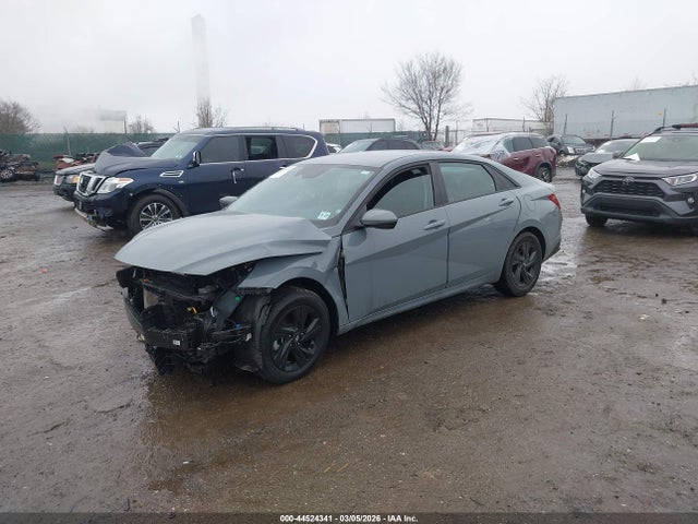 Hyundai ELANTRA Sel