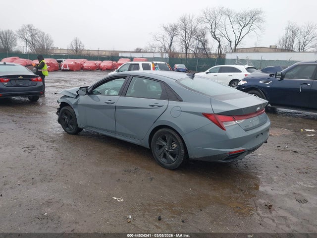 Hyundai ELANTRA Sel