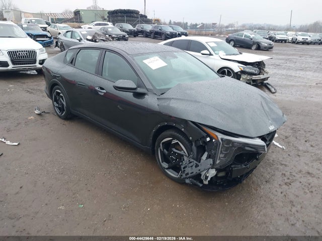 Salvage Kia K4 Image