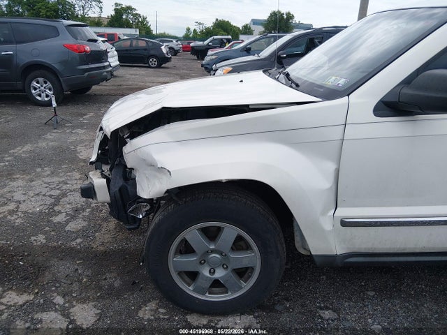 Jeep Grand Cherokee Laredo