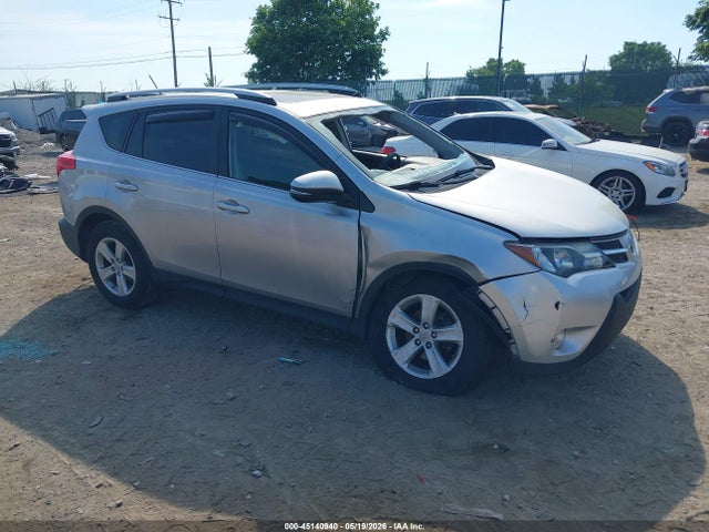 Salvage Toyota RAV4 Image