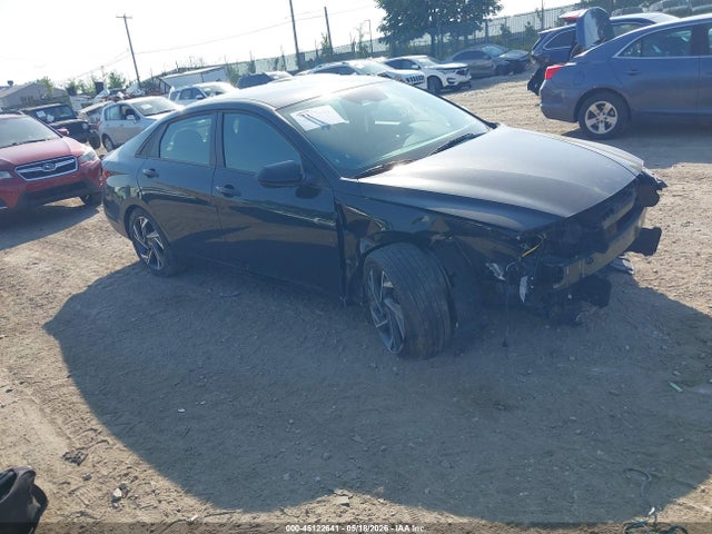 Salvage Hyundai ELANTRA Image