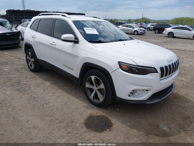 Salvage Jeep Cherokee Image