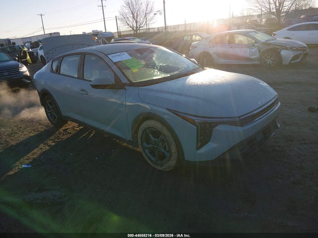 Salvage Kia K4 Image