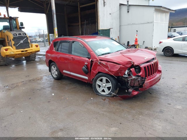 Salvage Jeep Compass Image