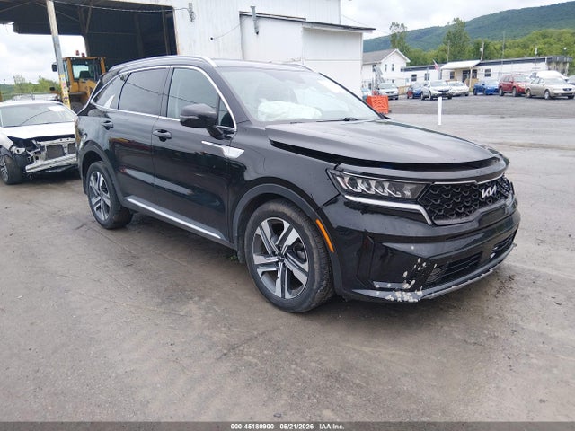 Salvage Kia Sorento Image