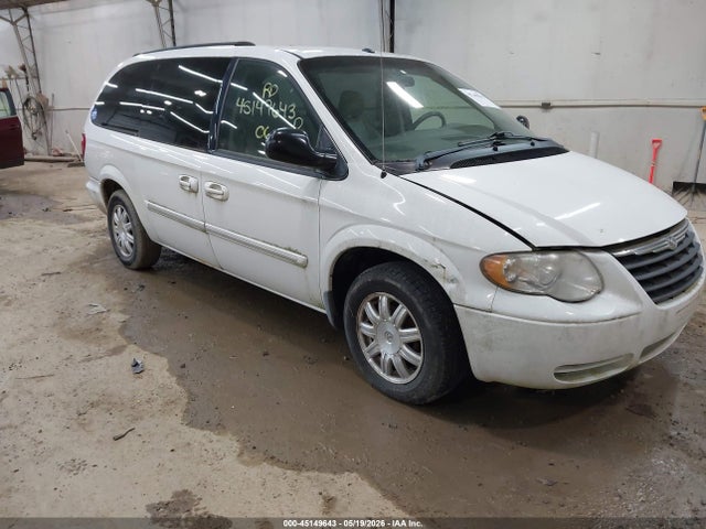 Salvage Chrysler Town & Country Image