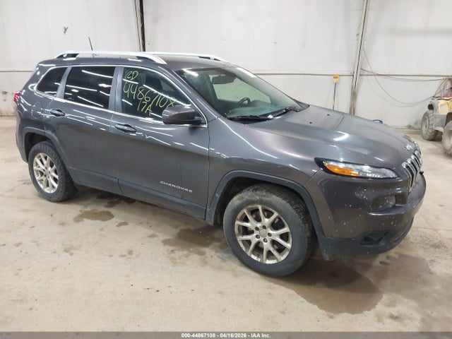 Salvage Jeep Cherokee Image
