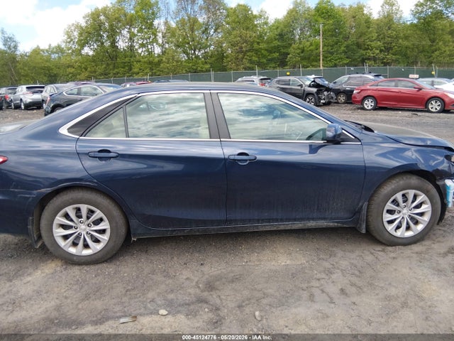 Toyota Camry Le
