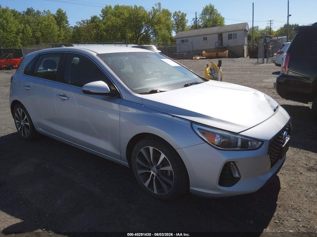 Salvage Hyundai ELANTRA Image