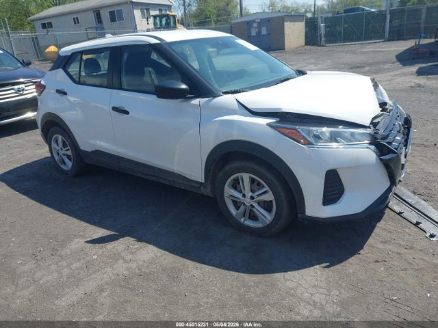 Salvage Nissan Kicks Image