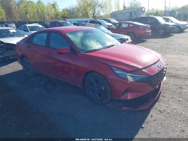 Salvage Hyundai ELANTRA Image