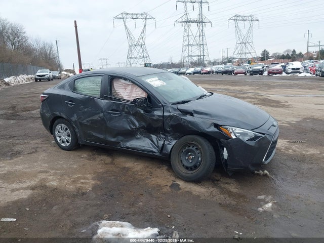 Toyota Yaris L