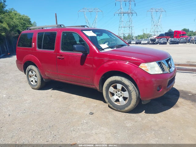 Salvage Nissan Pathfinder Image