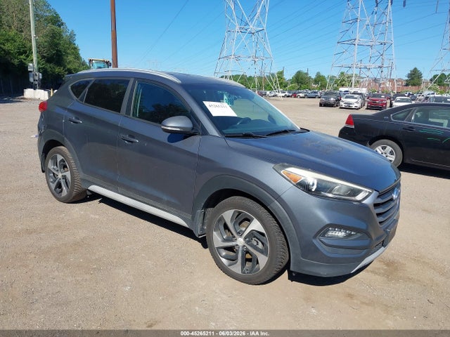 Salvage Hyundai TUCSON Image