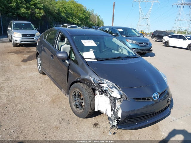 Salvage Toyota Prius Image