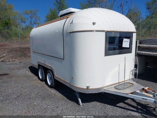 Salvage Trailer Bizness On Wheels Commercial Image