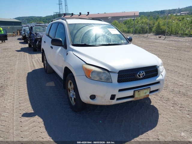 Salvage Toyota RAV4 Image