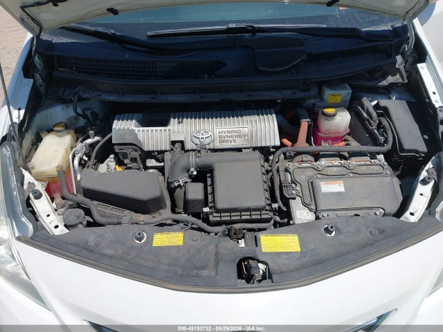Toyota Prius v Five