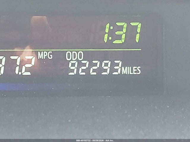 Toyota Prius v Five