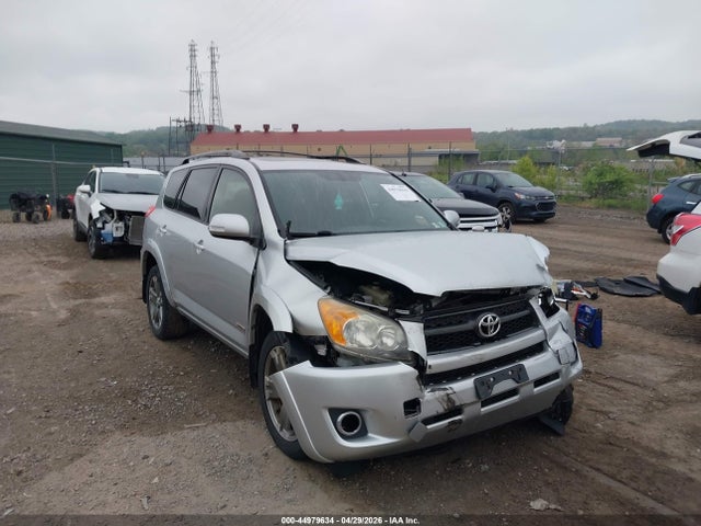 Salvage Toyota RAV4 Image