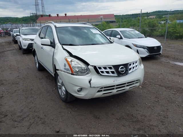 Salvage Nissan Rogue Image