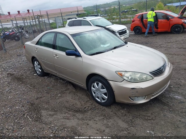 Salvage Toyota Camry Image